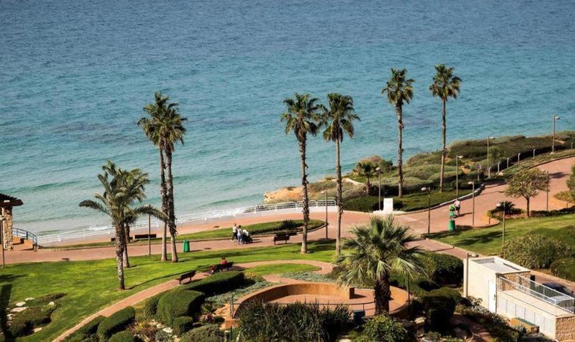 Romy Suites Deluxe Netanya Exterior photo