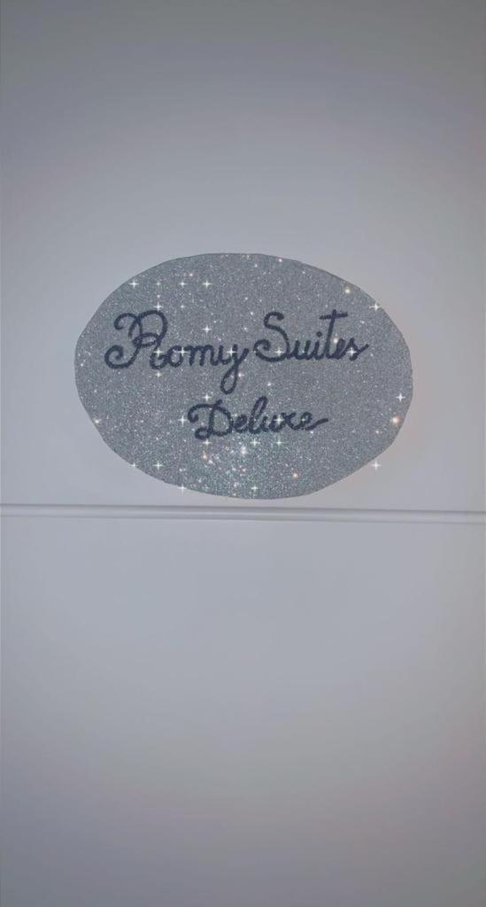 Romy Suites Deluxe Netanya Room photo